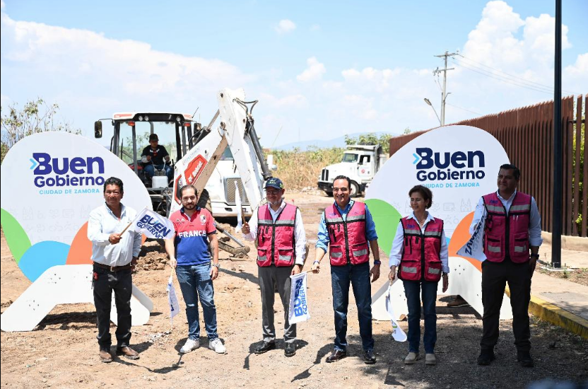Arranca Carlos Soto obra integral en la calle Las Gallinas en Zamora