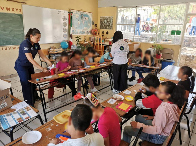 Celebran Día del Niño con convivencia en primaria de la colonia 2 de Octubre