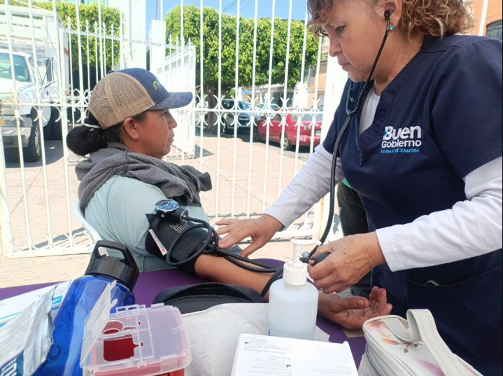 DIF Zamora acerca servicios médicos con campaña por el Día Mundial de la Salud