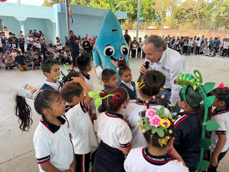 Más de 600 estudiantes se convierten en guardianes del agua en Ario de Rayón