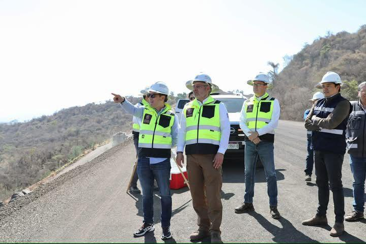 Firman convenio para nueva autopista de la agroexportación, conectará el corazón agrícola del estado: Bedolla