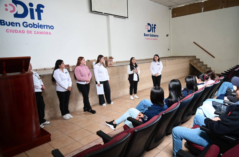DIF Zamora comparte experiencia en programas alimentarios con estudiantes de Nutrición de UNIVA