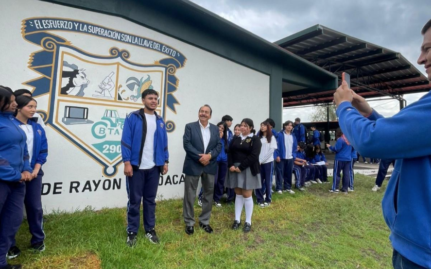 Jóvenes zamoranos participan en Jornada Nacional de Murales y Mosaicos promovida por el IMJUVE