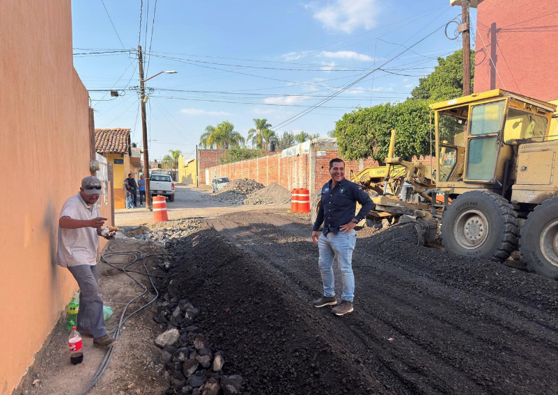 Buen Gobierno lleva 40% de avance en pavimentación de calle Hidalgo, en Chaparaco