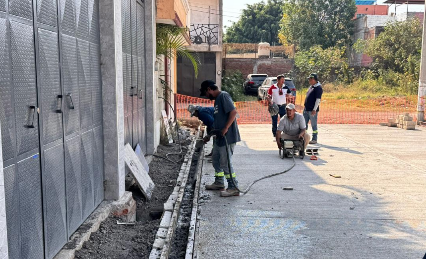 Realizan mejoramiento integral de la calle Orión en el fraccionamiento Cosmos