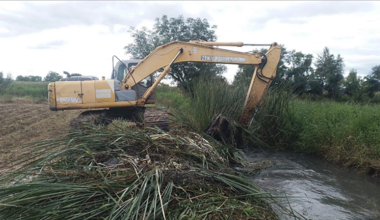 Buen Gobierno mejora infraestructura agrícola en el ejido de La Estancia de Amezcua