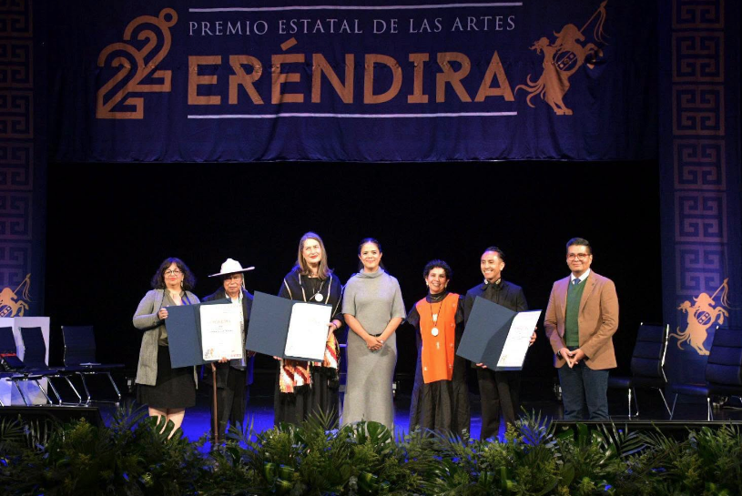 Distinguen tradición purhépecha 