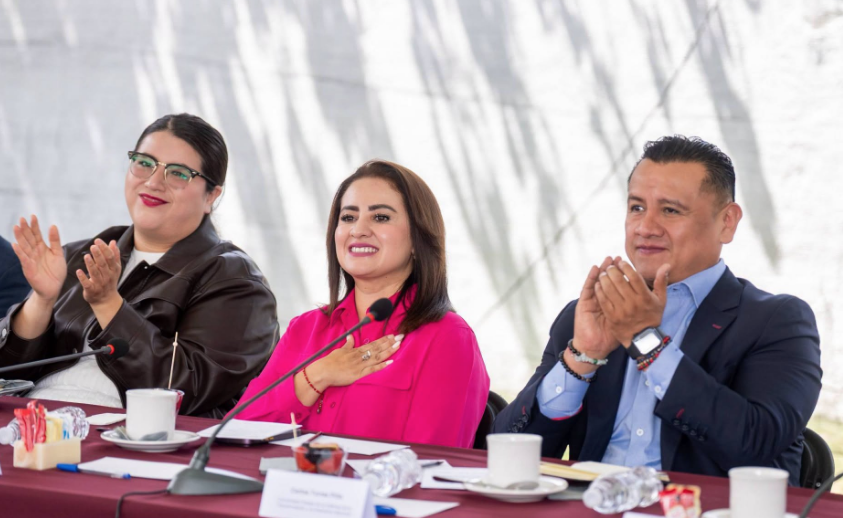 Gladyz Butanda prioriza la unidad y suma su estructura a Carlos Torres Piña