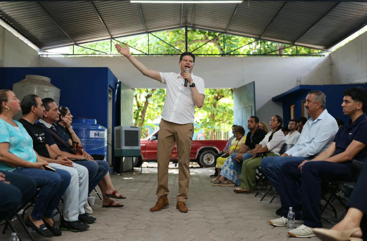 Panistas de tierra caliente cierran filas con Alfonso Martínez Alcázar