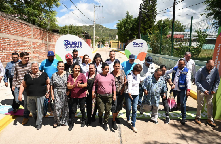 Carlos Soto Delgado inaugura pavimentación de la calle Francisco Villa en Atecucario