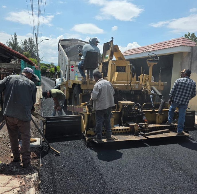 Rehabilitan la calle Adolfo López Mateos en Romero de Torres para mejorar la movilidad y los servicios urbanos