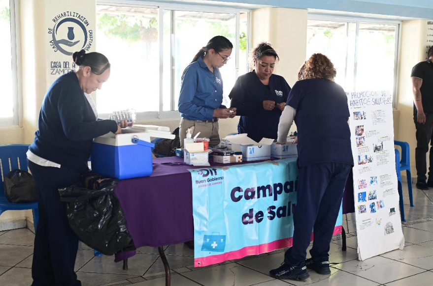 DIF Zamora fortalece la salud con jornada de vacunación y prevención en centro de rehabilitación