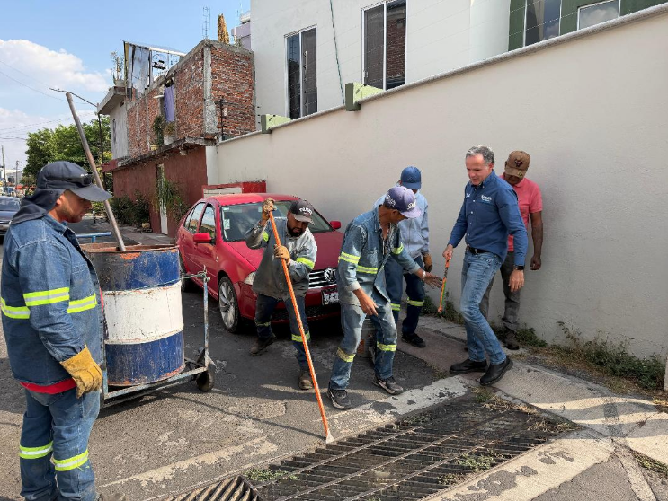 Avanza limpieza de alcantarillas para prevenir inundaciones en Zamora