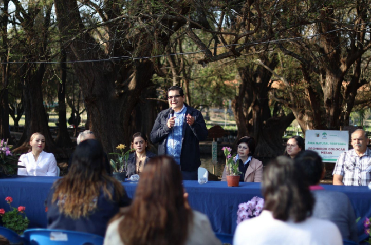 Inaugura Arturo Hernández la séptima edición de la Expo Orquídea en el Lago de Camécuaro