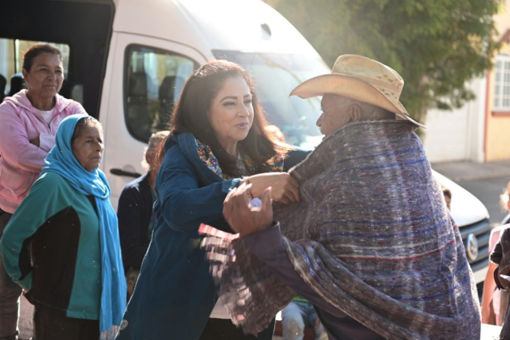 DIF Zamora culmina con éxito la entrega cobijas a familias vulnerables